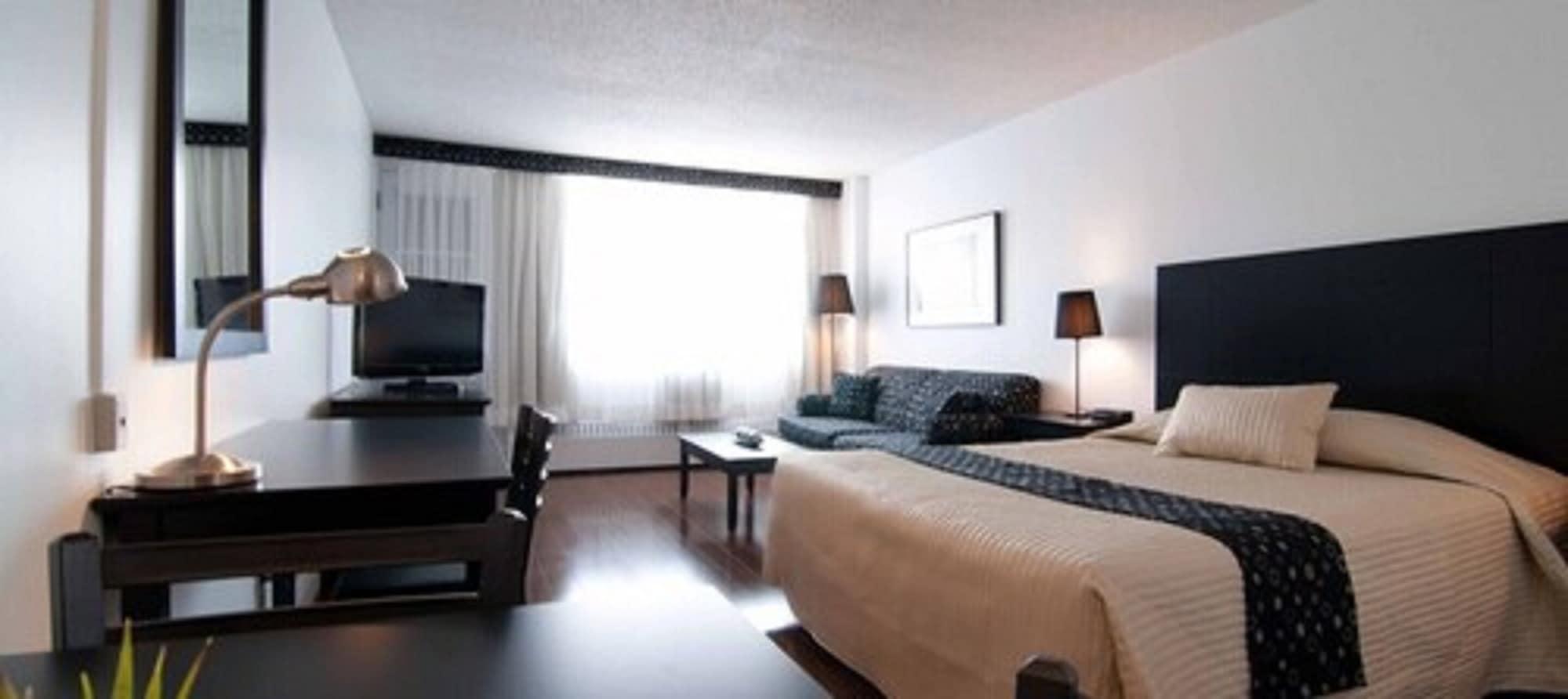 La Tour Belvedѐre Hotel Montreal Room photo